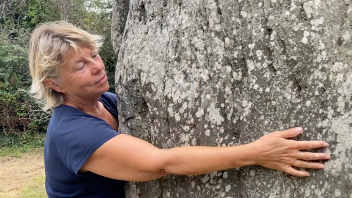 Claire lise et le menhir