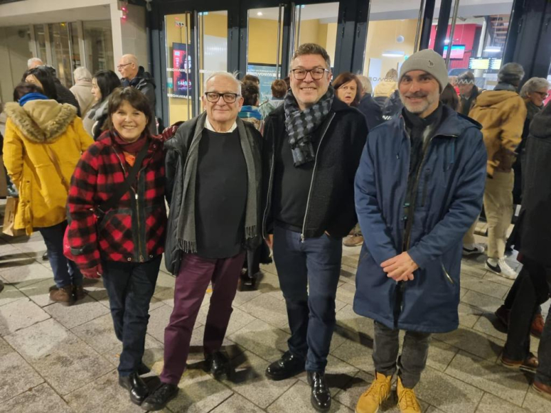 L'équipe de filles perdues devant l'Omnia 06:01:2023 